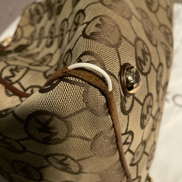 Michael Kors Speedy Doctor Duffle Handbag AUTHENTIC - Picture 3 of 4